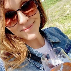 Meet your Posher, Abbey